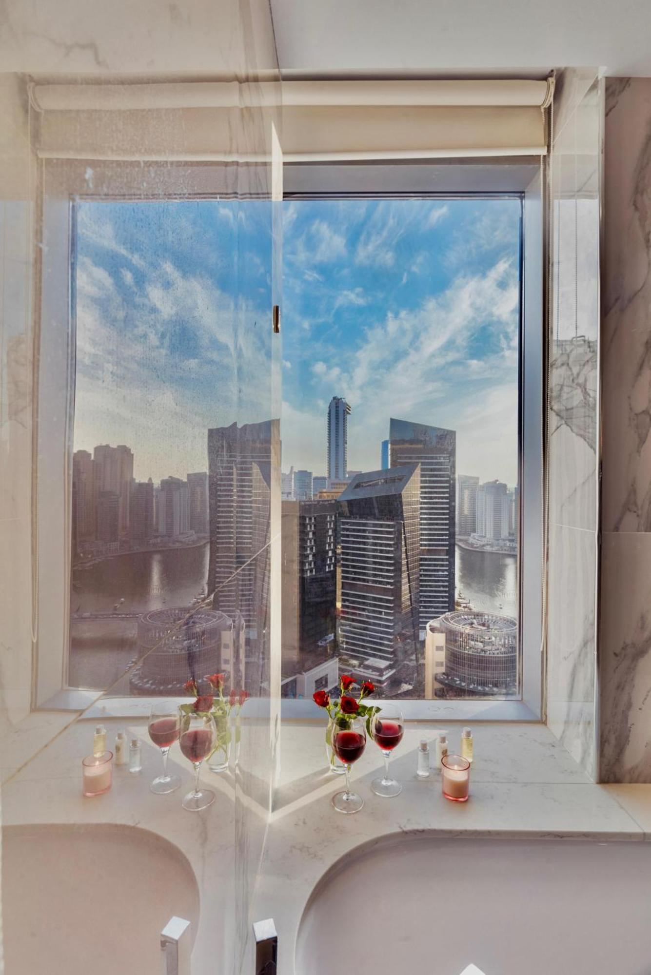 Marina View 1br Apartment *